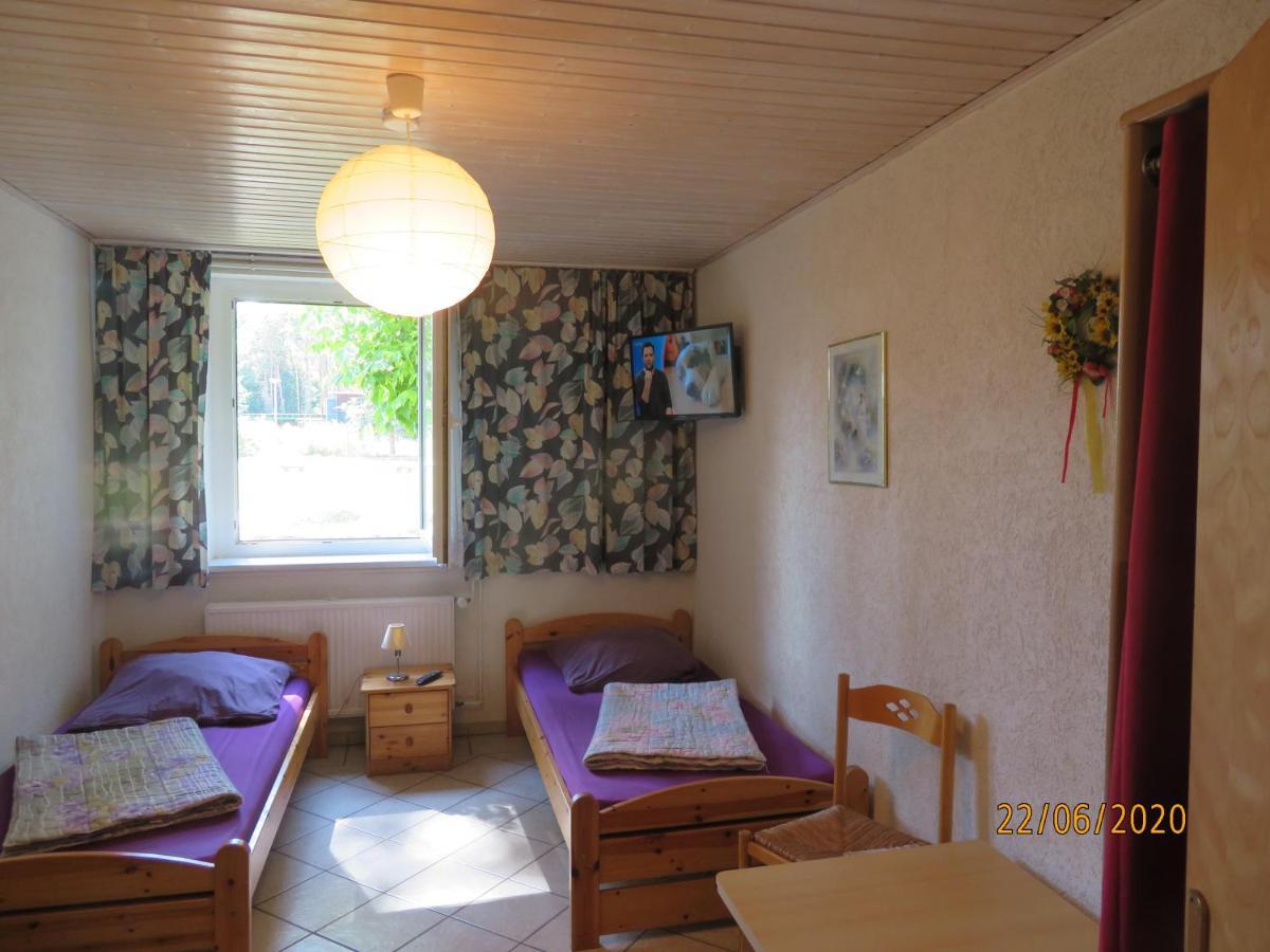 Hostel Waldhaus Am Ferienpark Mirow -Zimmer Du Wc Zewnętrze zdjęcie