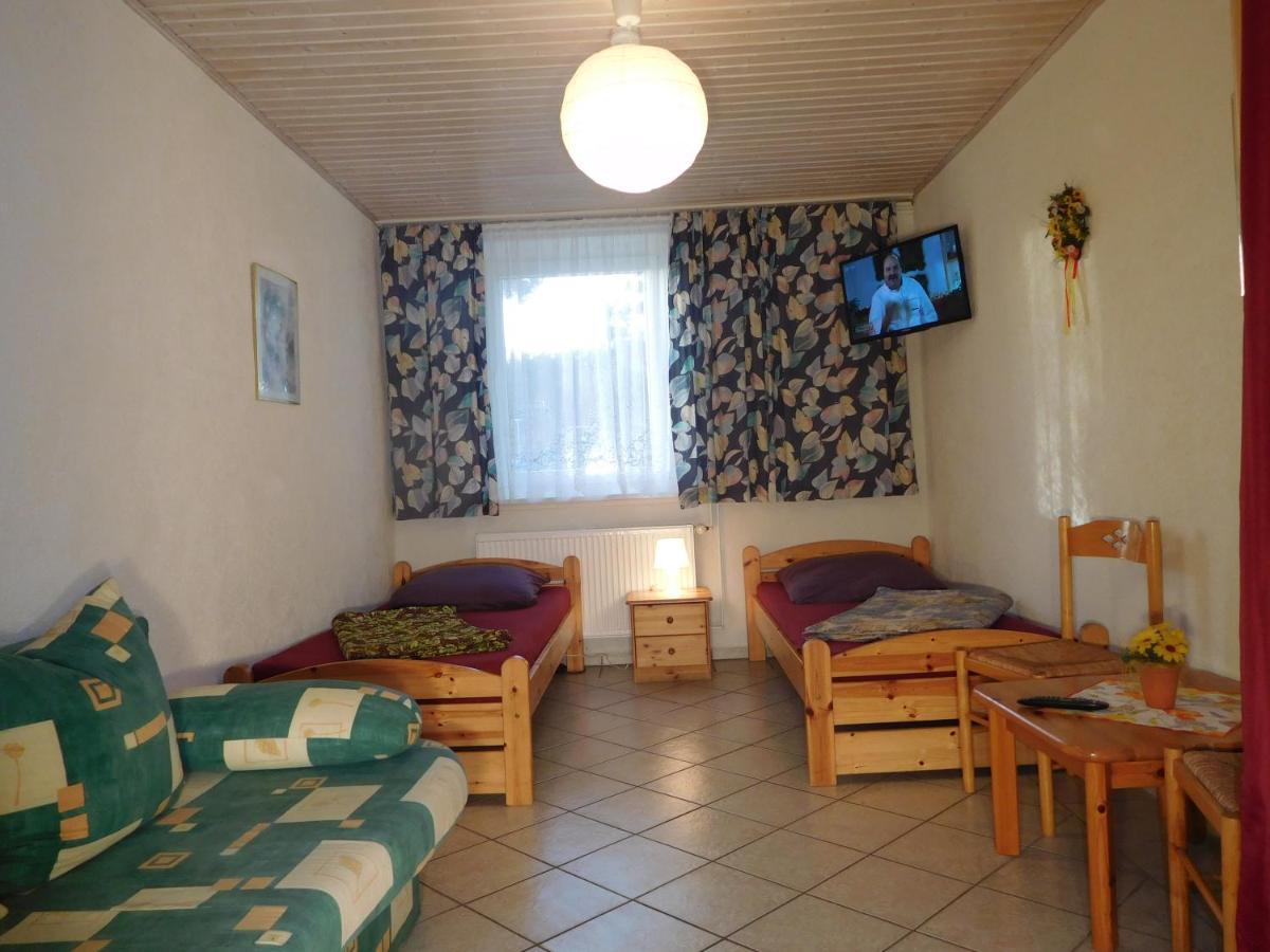 Hostel Waldhaus Am Ferienpark Mirow -Zimmer Du Wc Zewnętrze zdjęcie